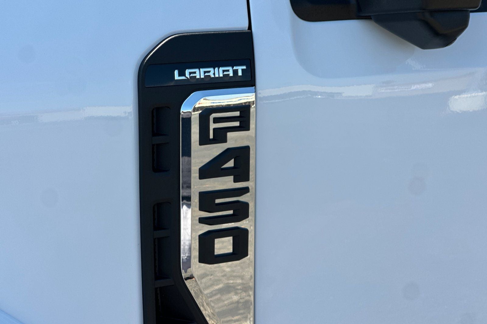2026 Ford F-450SD Lariat DRW