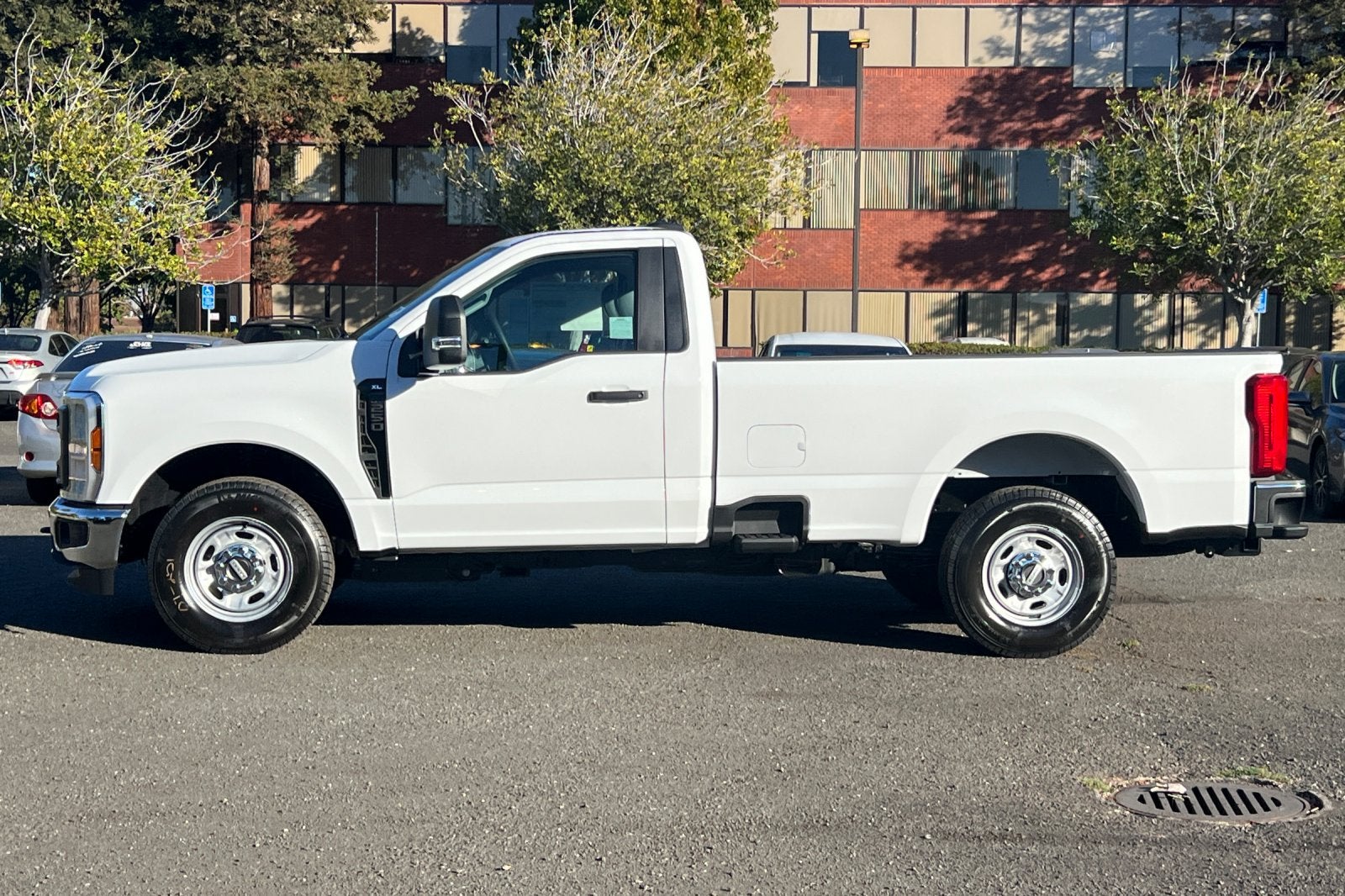 2027 Ford F-250SD XL