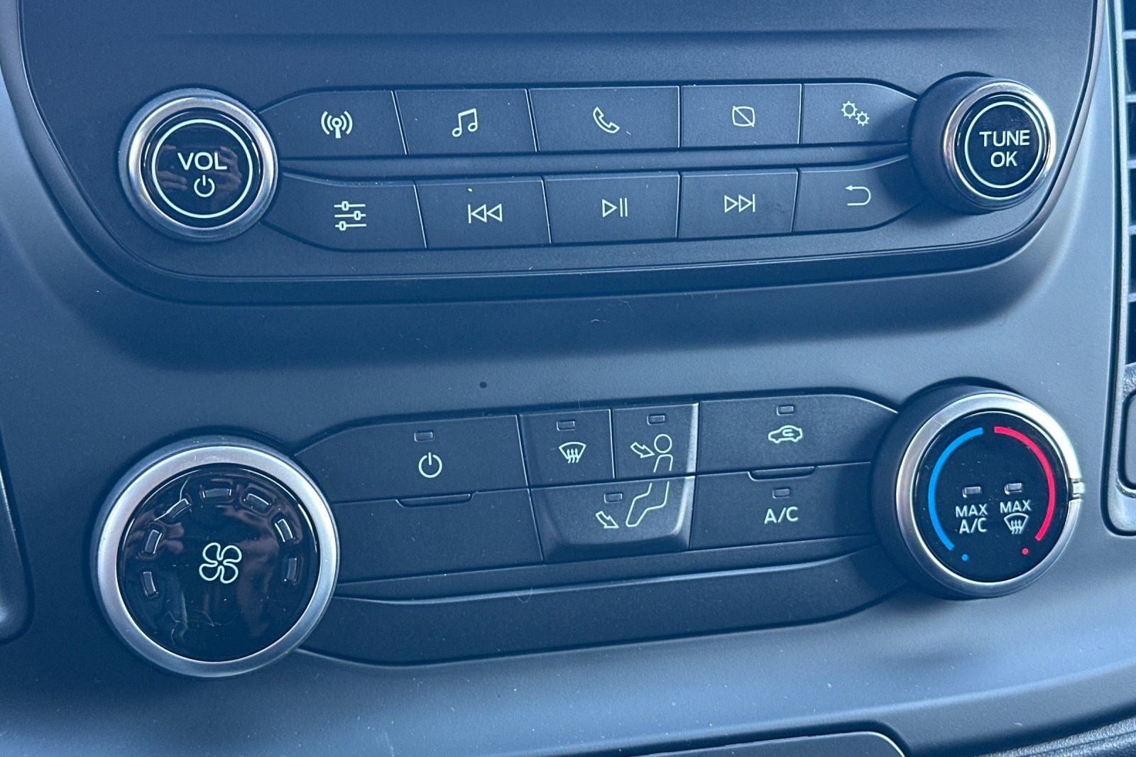 2025 Ford Transit-150 Base