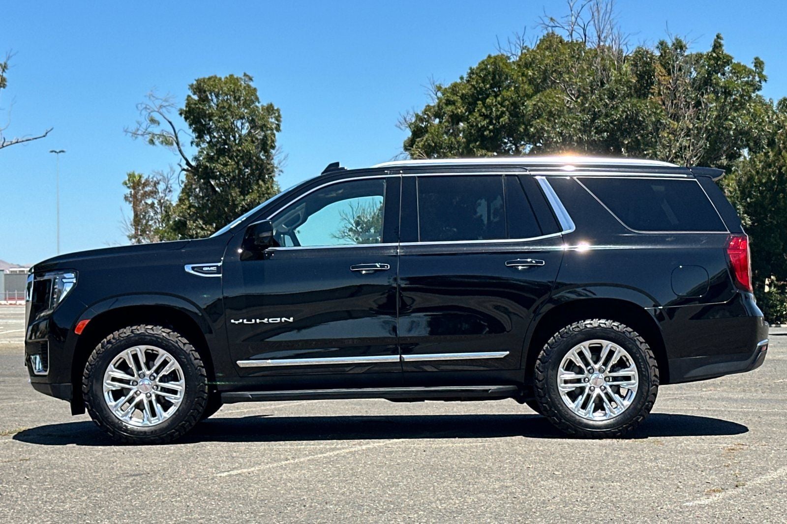 2022 GMC Yukon SLT