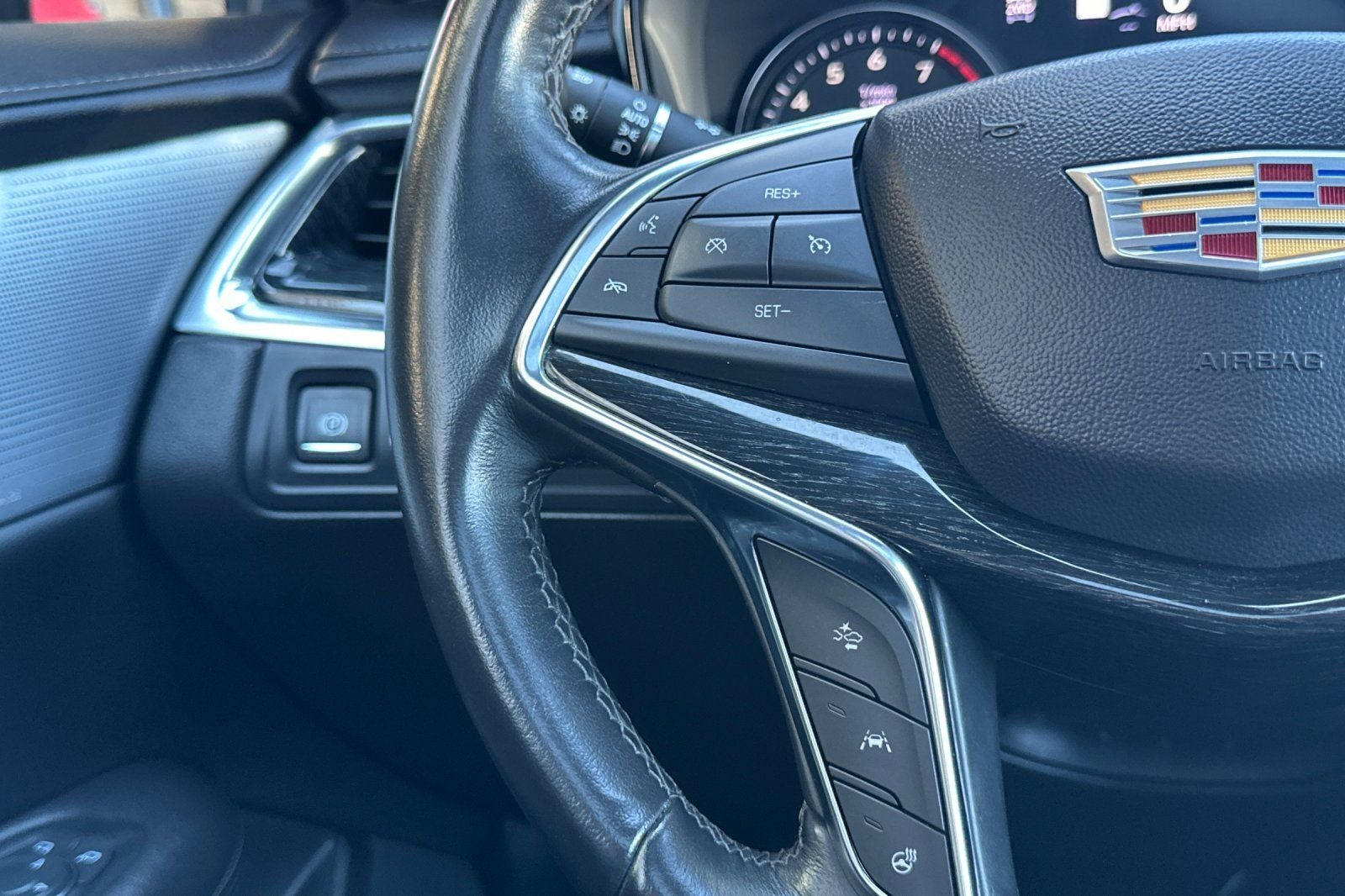 2022 Cadillac XT5 Premium Luxury