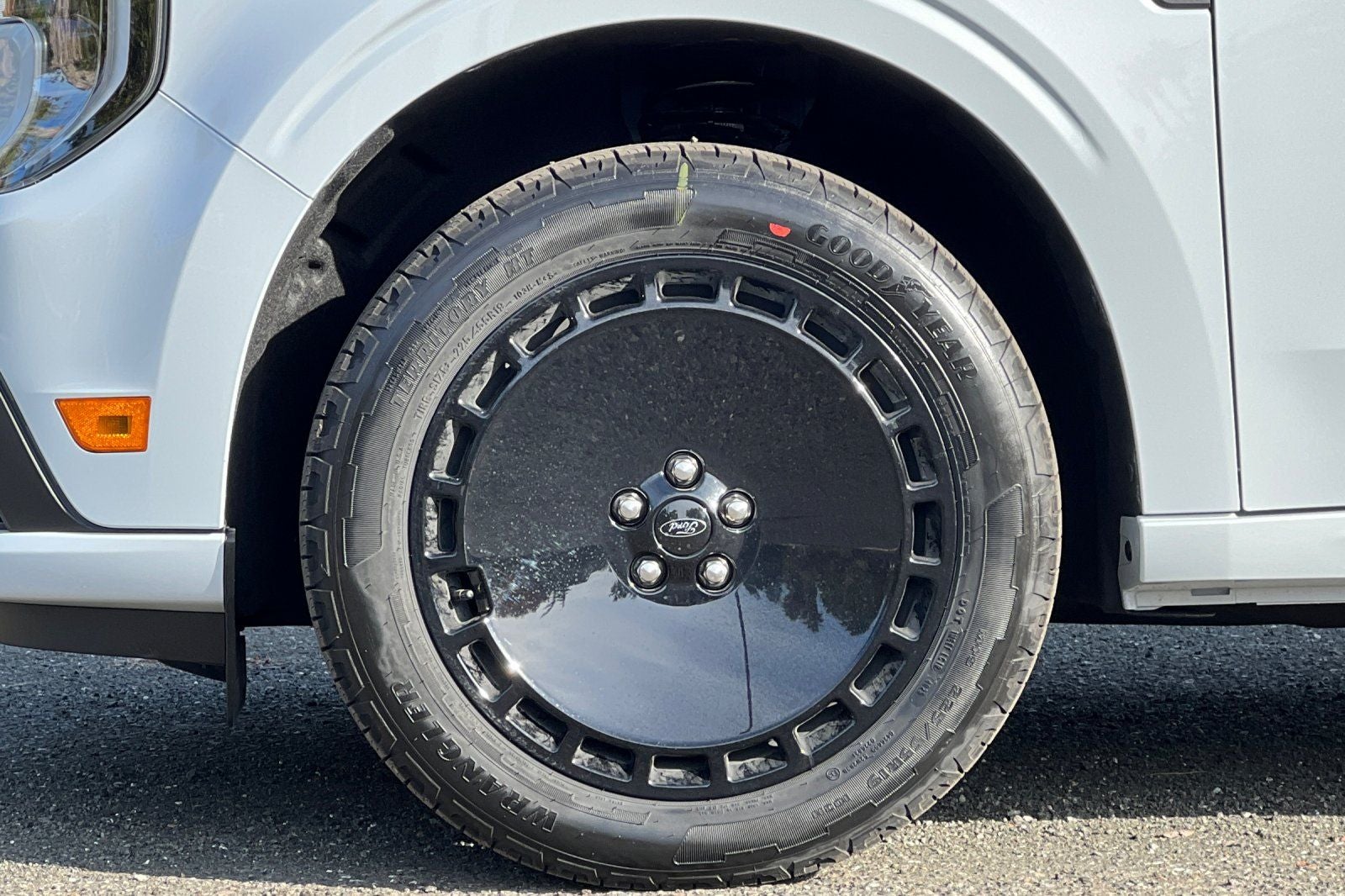 2026 Ford Maverick Lobo Standard