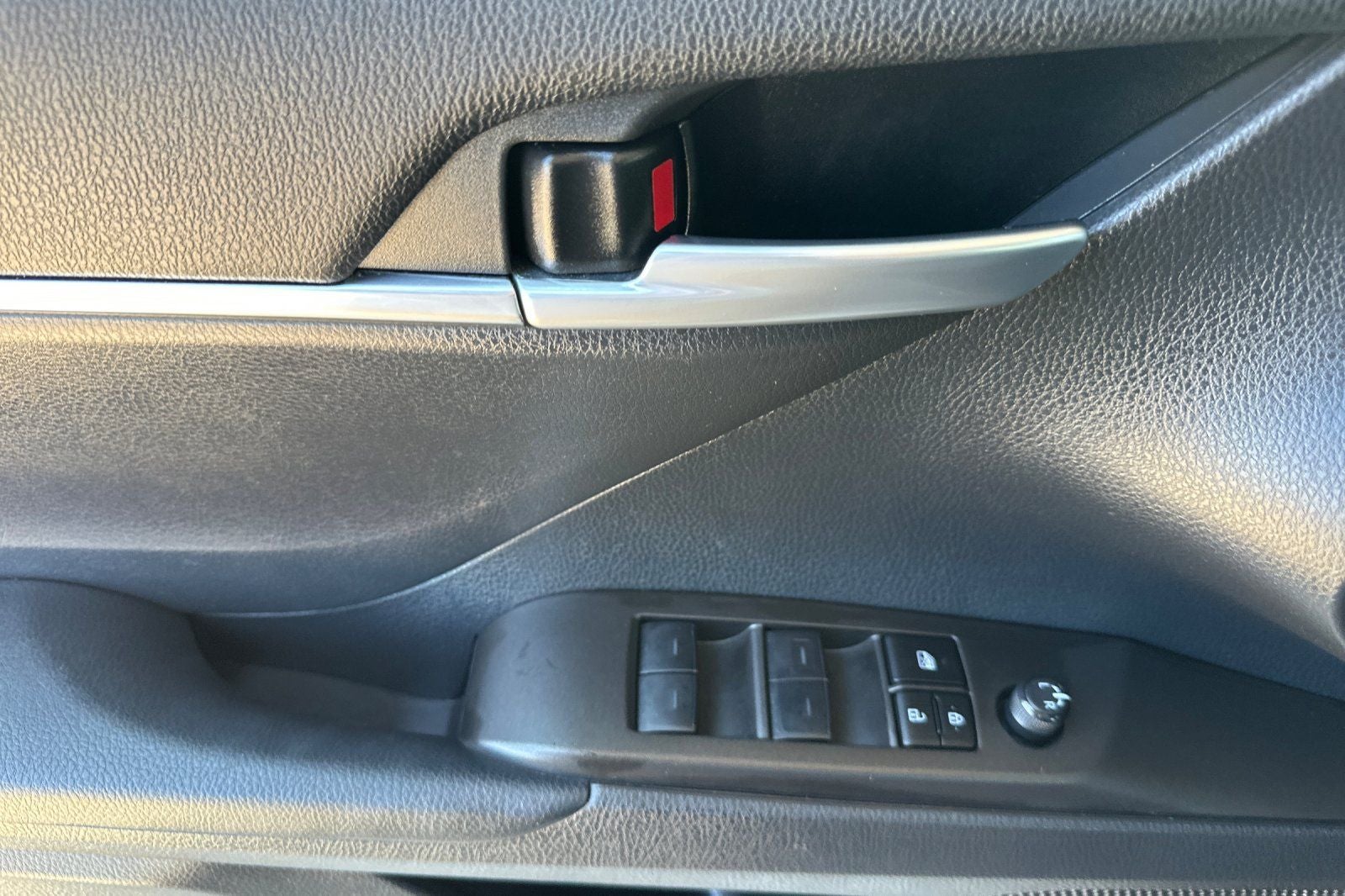 2024 Toyota Camry Hybrid SE