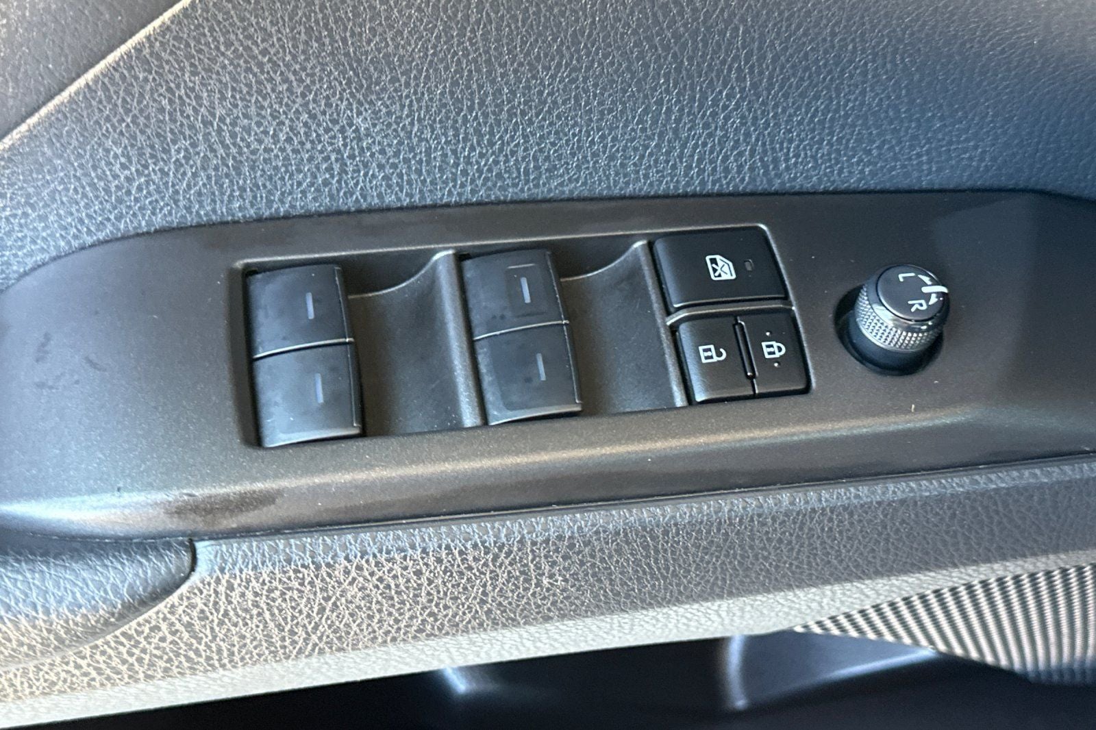 2024 Toyota Camry Hybrid SE