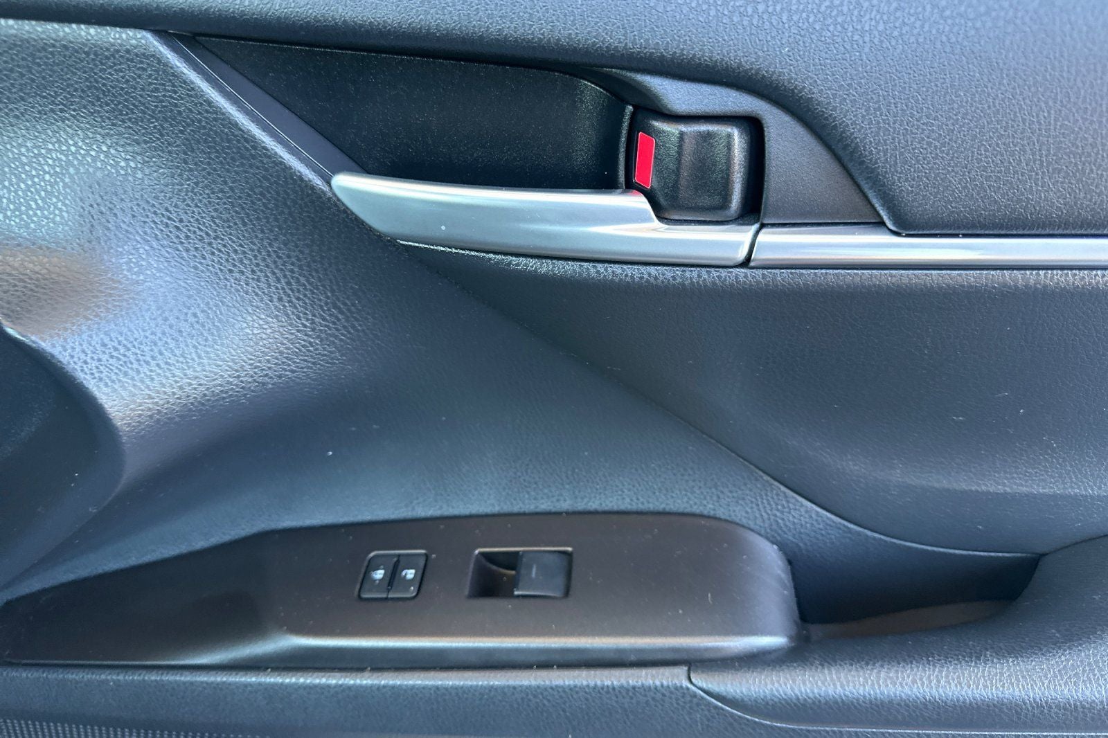 2024 Toyota Camry Hybrid SE