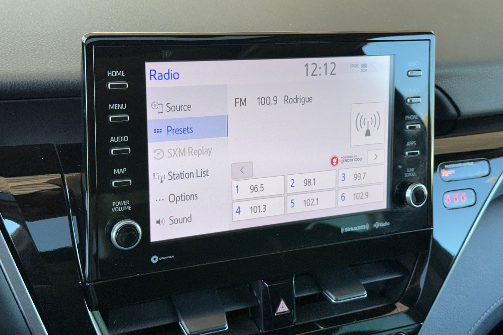 2024 Toyota Camry Hybrid SE