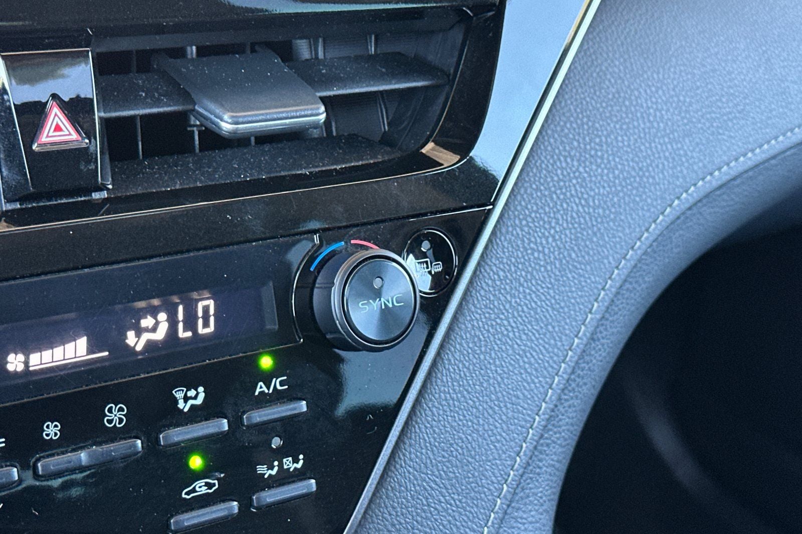 2024 Toyota Camry Hybrid SE