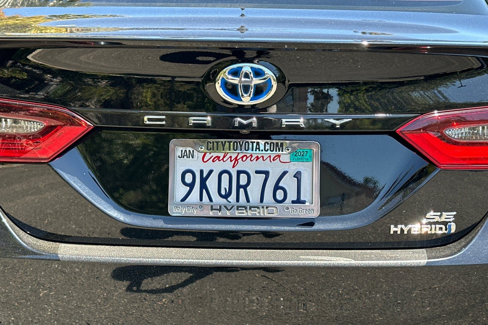 2024 Toyota Camry Hybrid SE