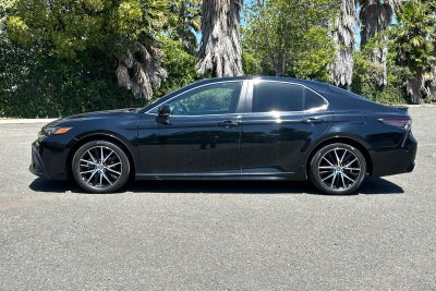 2024 Toyota Camry Hybrid SE