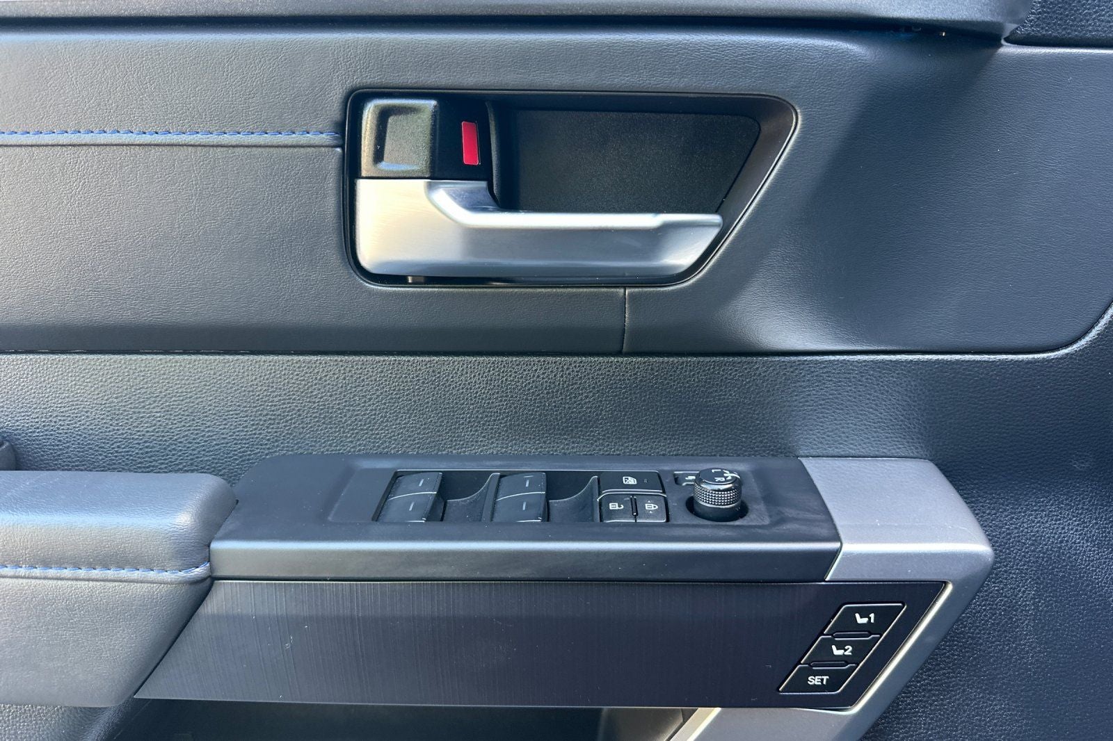 2023 Toyota Tundra Hybrid Platinum